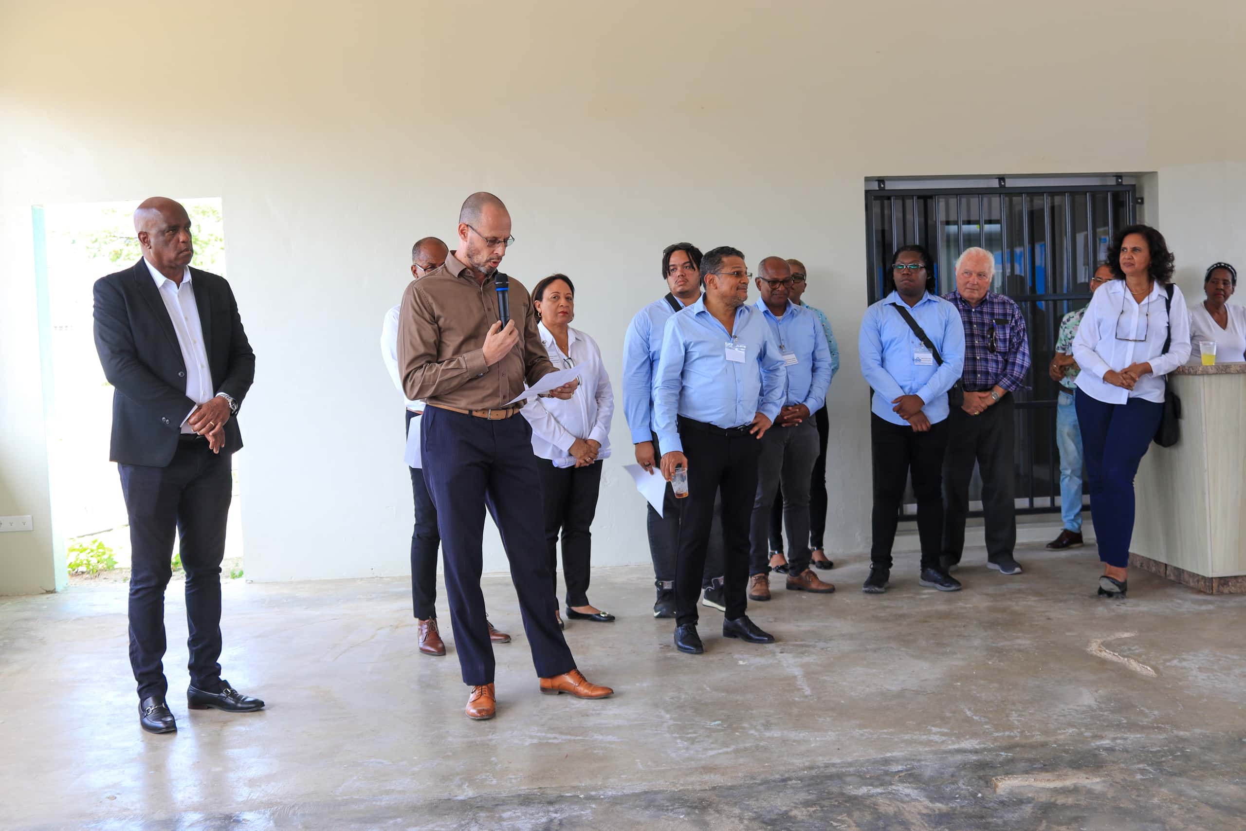 Michiel van der Veur, Liaison TWO Curaçao